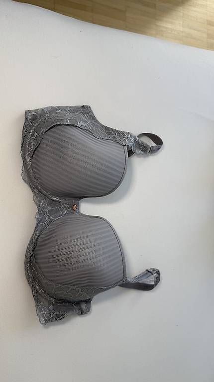 Intimissimi Altra biancheria intima: Schalen BH Gr. 80D – Usato da Zürich venduto da Juni20010 1