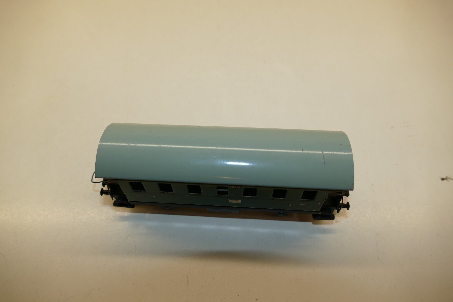 Trix Modellini di ferrovie: Trix Express H0: DB 3.Kl. Personenwagen – Usato da Niederhasli venduto da rail-duerst 4