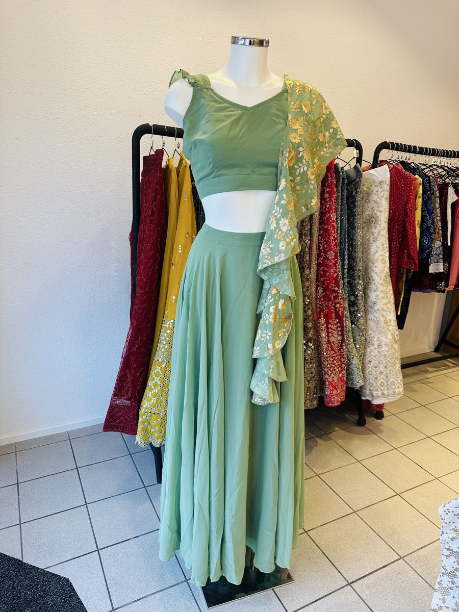 Vestiti: Wunderschönes, grünes Lehenga – Nuovo e nell'imballaggio originale da Burgdorf venduto da LittleNora
