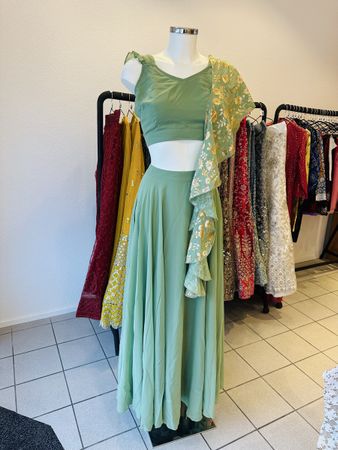 Wunderschönes, grünes Lehenga