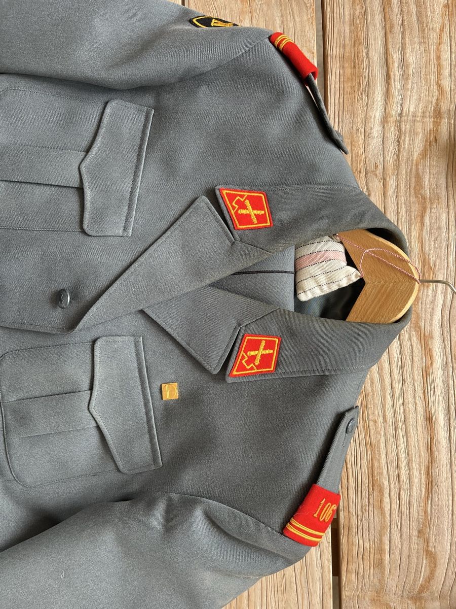 Schweizer Armee Uniformen: Militär Tenu  – Gebraucht aus Ermatingen von Scavini-s 2
