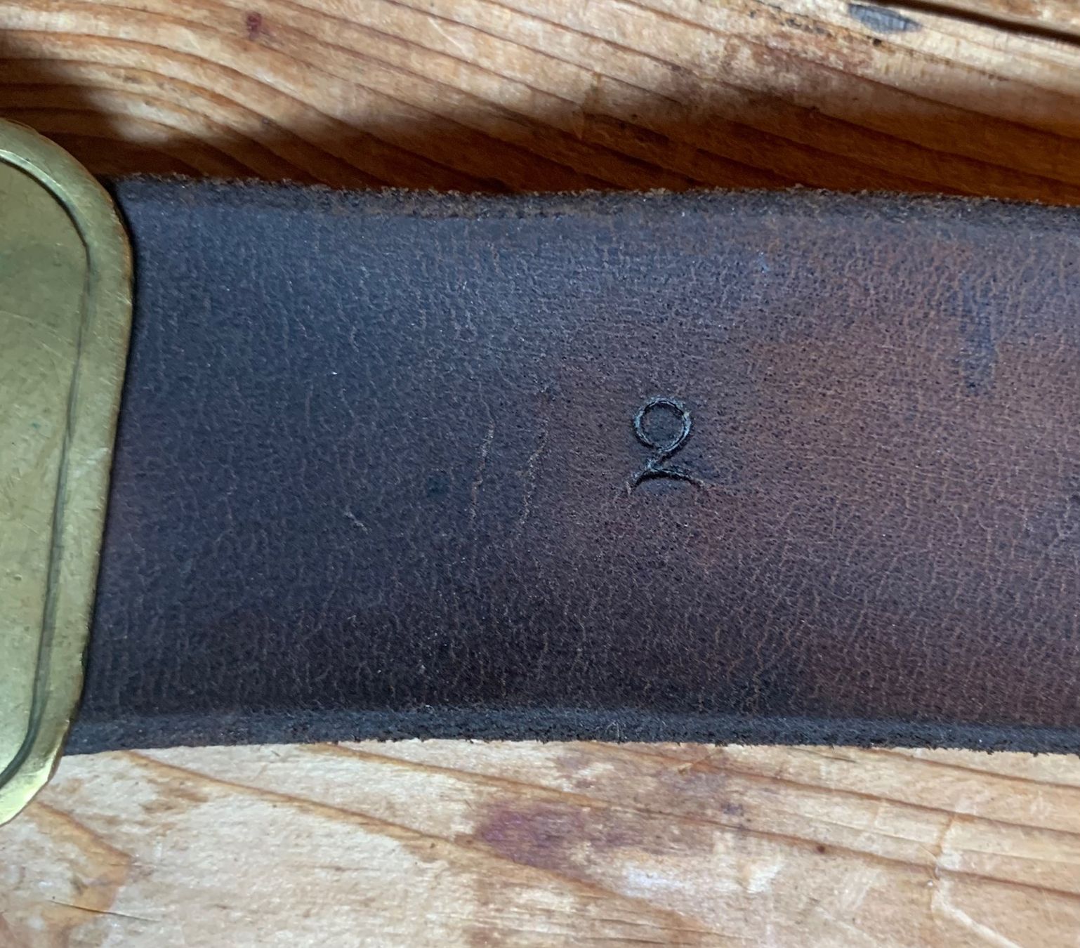 Cinture: Uralter Ledergürtel mit Messingschnalle – Usato da Goldingen venduto da Bergler012 4