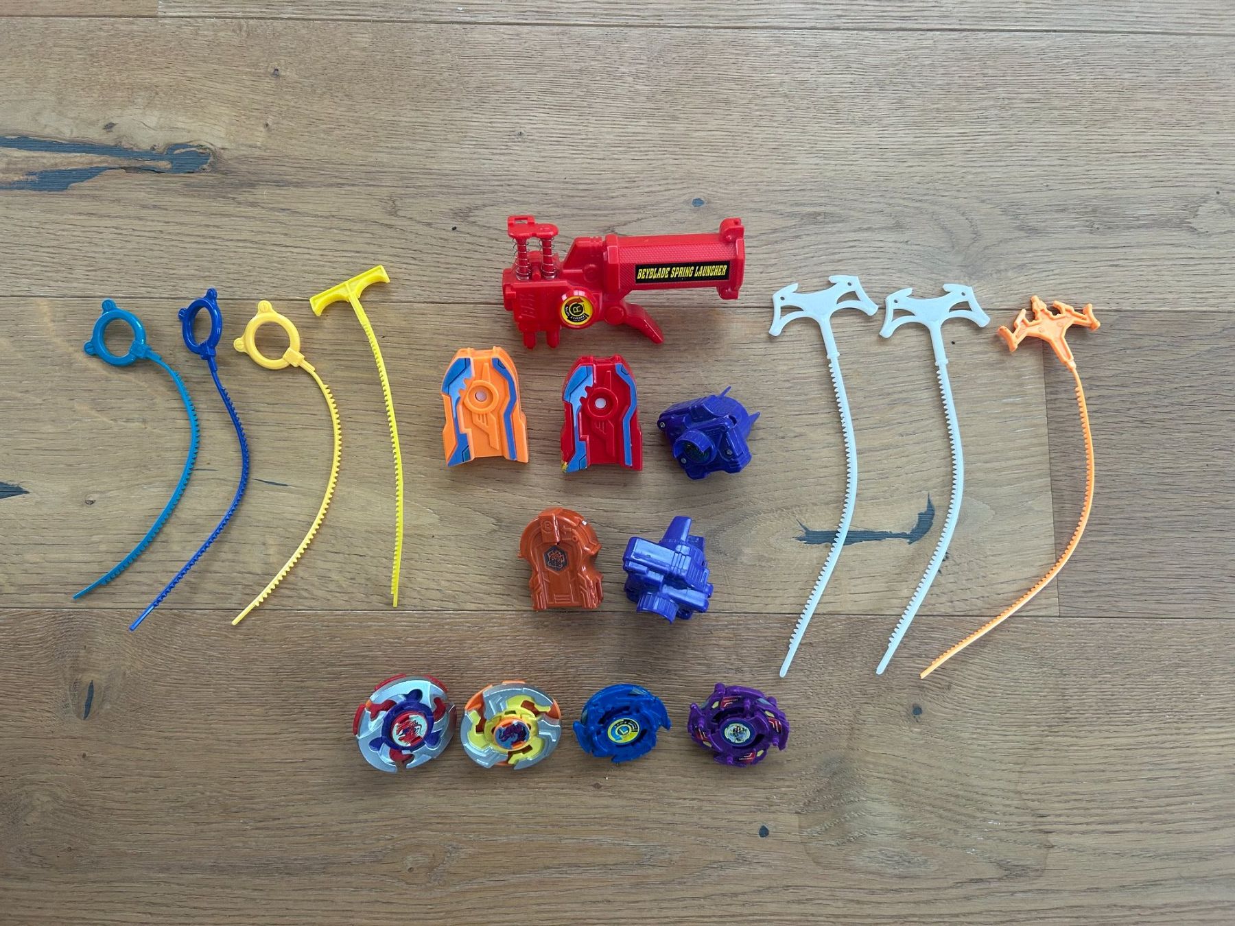 Spielzeuge: Beyblade- Set mit 4x Beyblades – Gebraucht aus Grub AR von DukeStatham