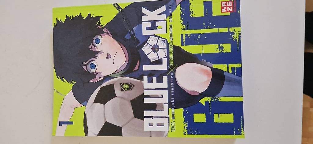 Fumetti: BLUE LOCK Manga 1+2 – Usato da Bellach venduto da lgr_v955 1