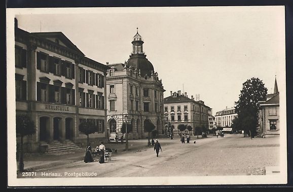 Cartoline postali: AK Herisau, Realschule und Postgebäude – Usato da Berlin venduto da bartko-reher