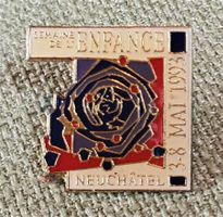 D876  Pin Semaine de L'Enfance Neuchatel