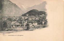 Interlaken (BE) Panoramablick auf den Ort mit der Jungfrau
