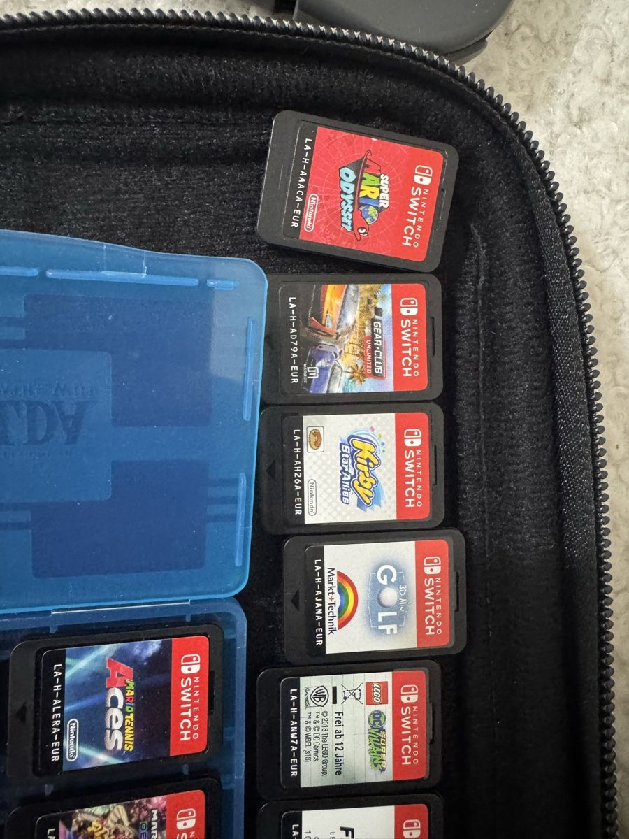 Nintendo Console: Nintendo Switch grise avec 15 jeux et accessoires – Usato da Brügg BE venduto da haj_9zhk 4