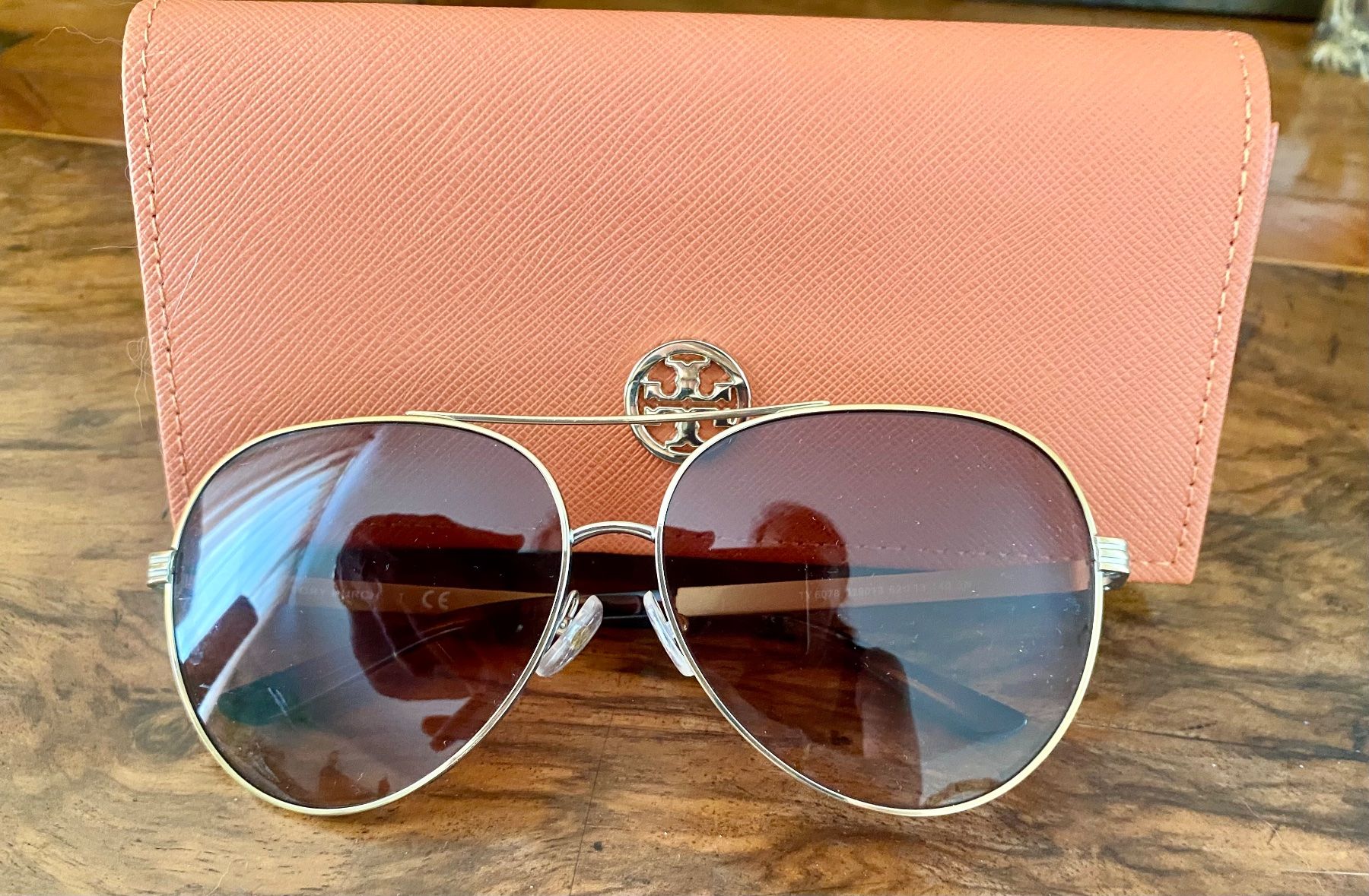 Occhiali & Lenti: Tory Burch Piloten Sonnenbrille NEU – Nuovo e nell'imballaggio originale da Zürich venduto da Sol65