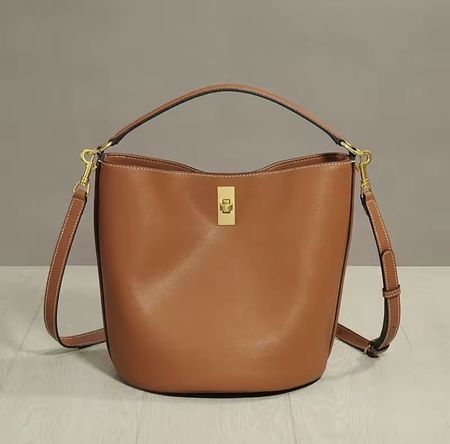 Sac seau en cuir neuf 