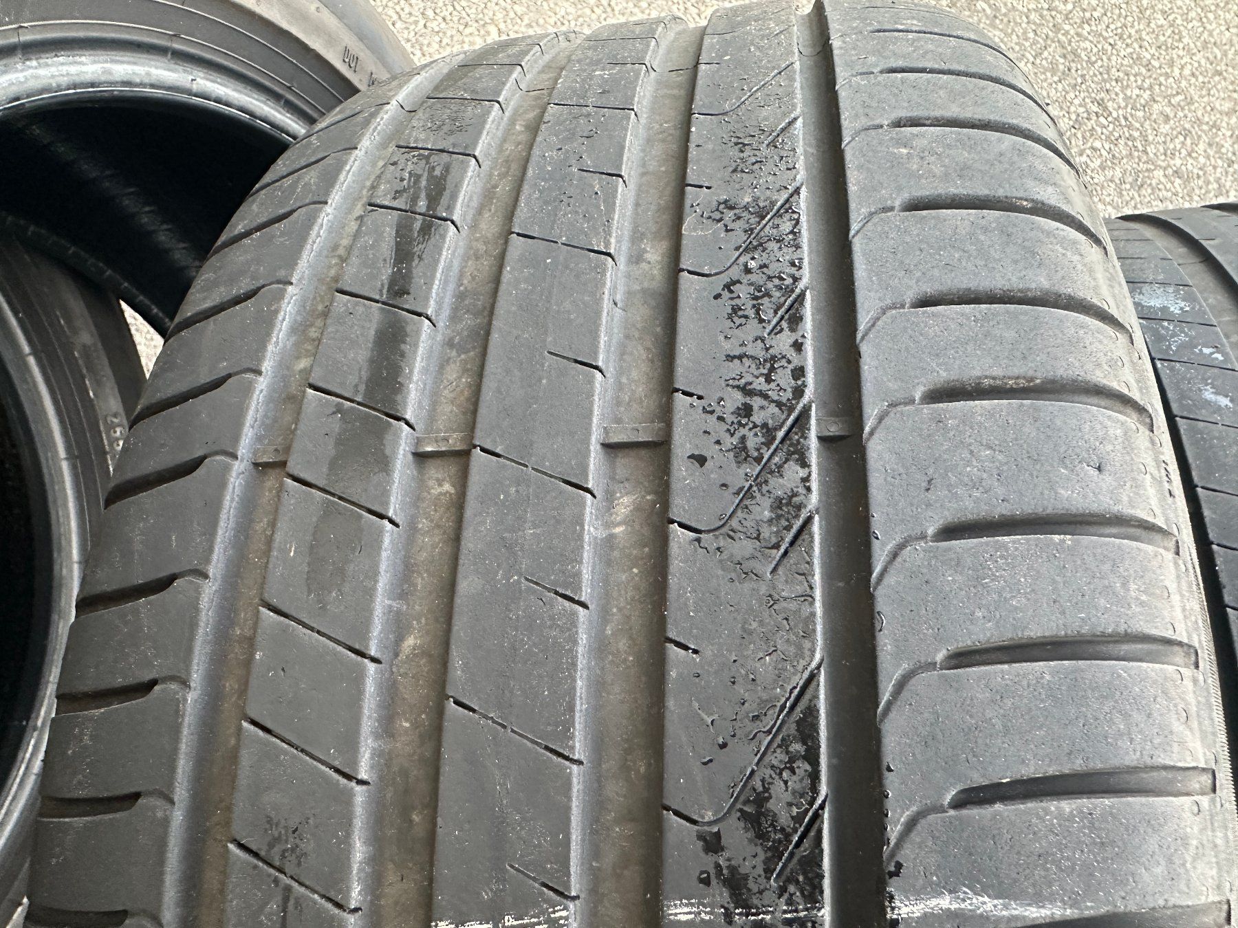 Pneus & Kompletträder: 4 Sommerreifen Pirelli scorpion 255/45 R19 100V Seal inside – Gebraucht aus Günsberg von fuerstvgb 1