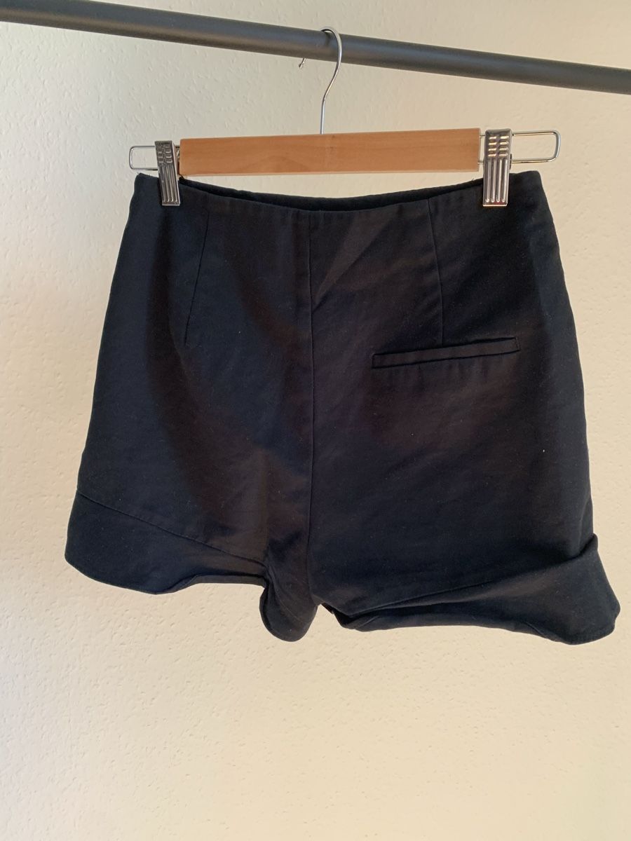 Zara Hosen: Short noir avec volant zara – Gebraucht aus Genève von rez_c6c6 1