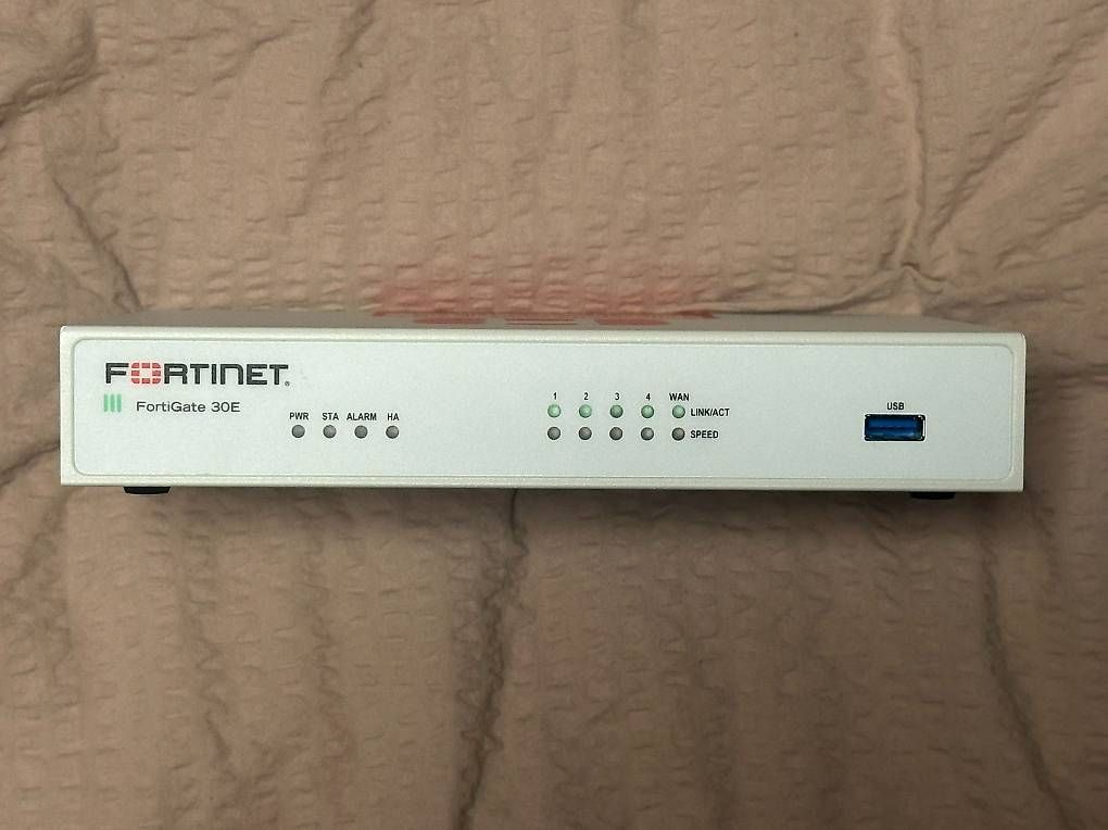 Fortinet Firewall: Fortinet FortiGate 30E Firewall – Usato da Obernau venduto da samuel7sergio 3