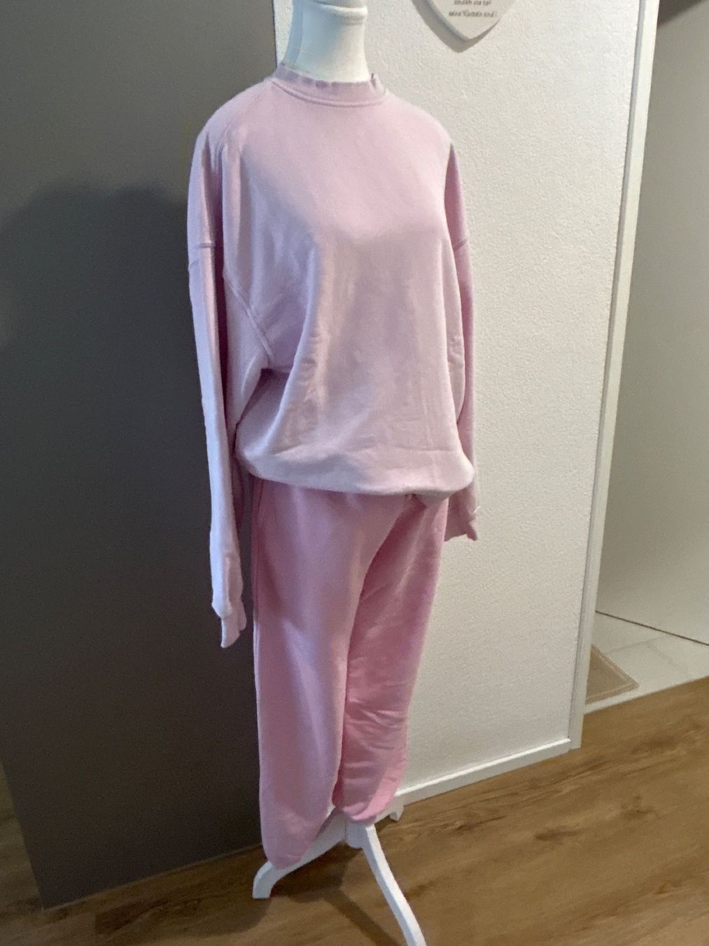Pull&Bear Kleiderpakete: Damen Pullover mit Hose rosa von Pull&Bear Gr. S + M – Gebraucht aus Brunnen von Nala2929