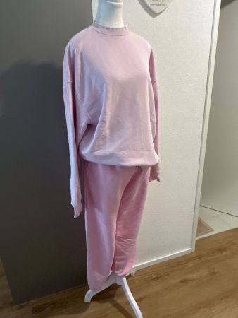 Damen Pullover mit Hose rosa von Pull&Bear Gr. S + M