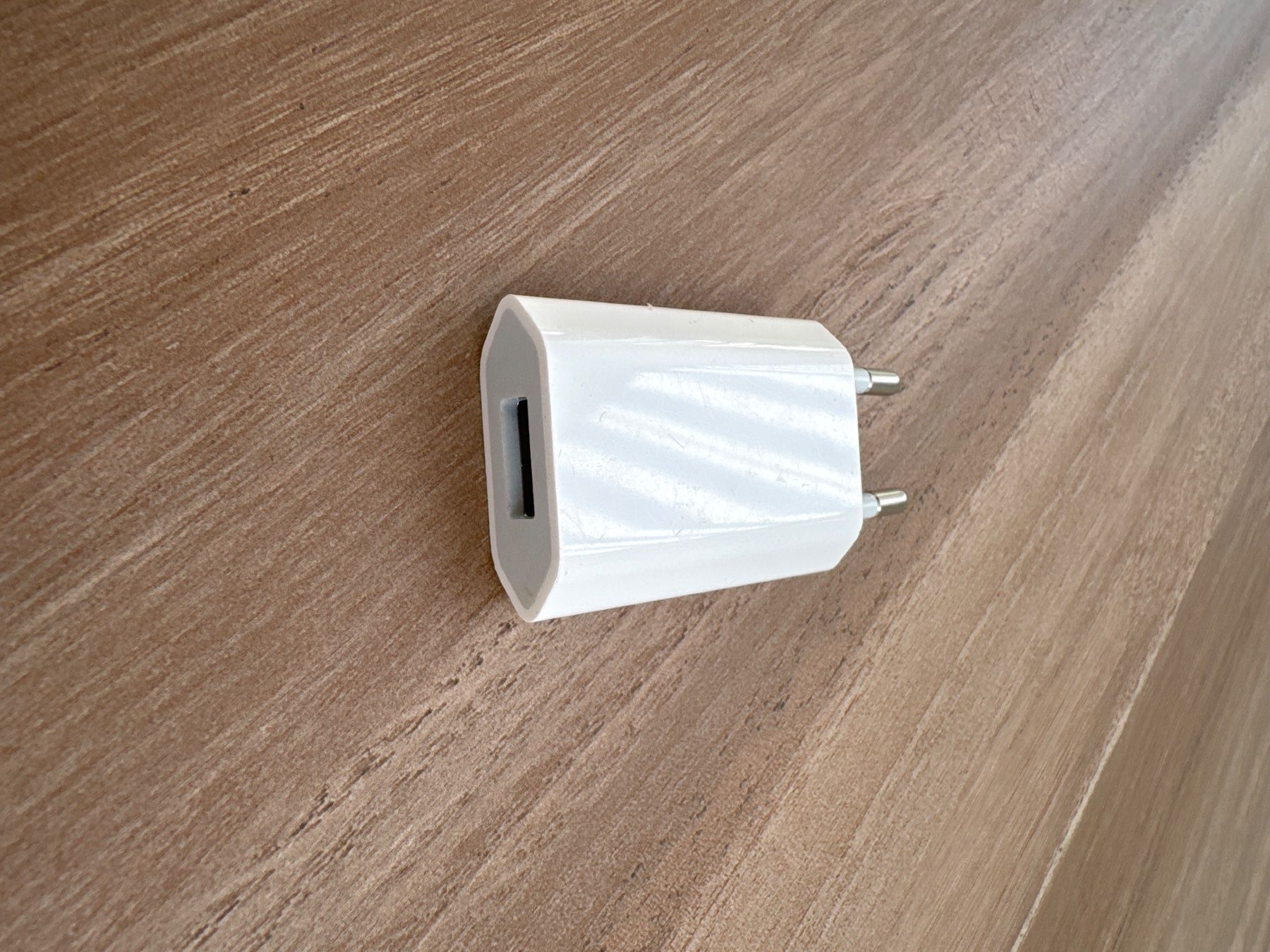 Apple Chargements: Original Apple Ladegerät / chargeur USB – D'occasion à Morges par overkiki 1