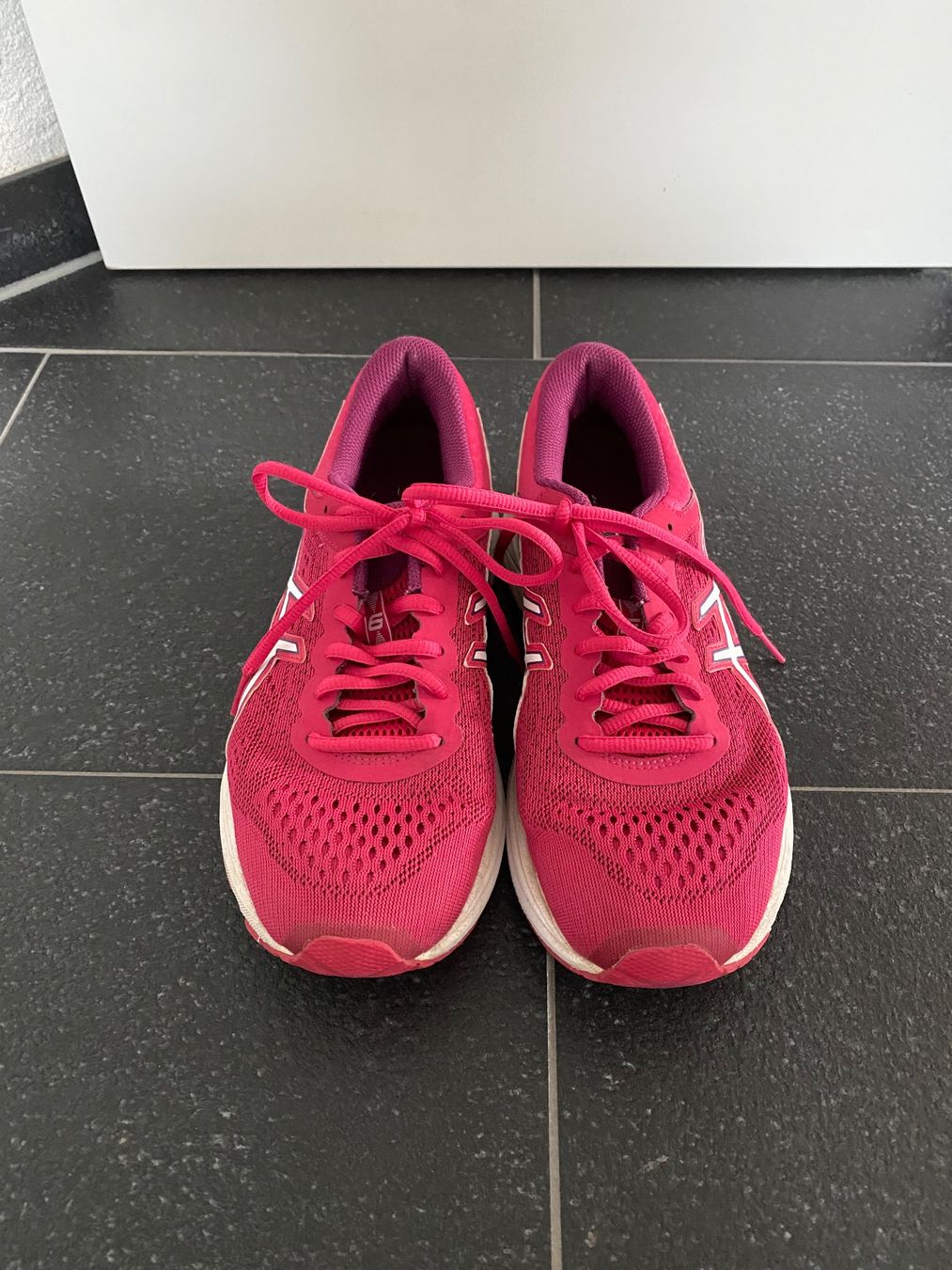 Asics Scarpe da donna: Asics Sportschuh – Usato da Lützelflüh-Goldb venduto da flu_q9tg 1