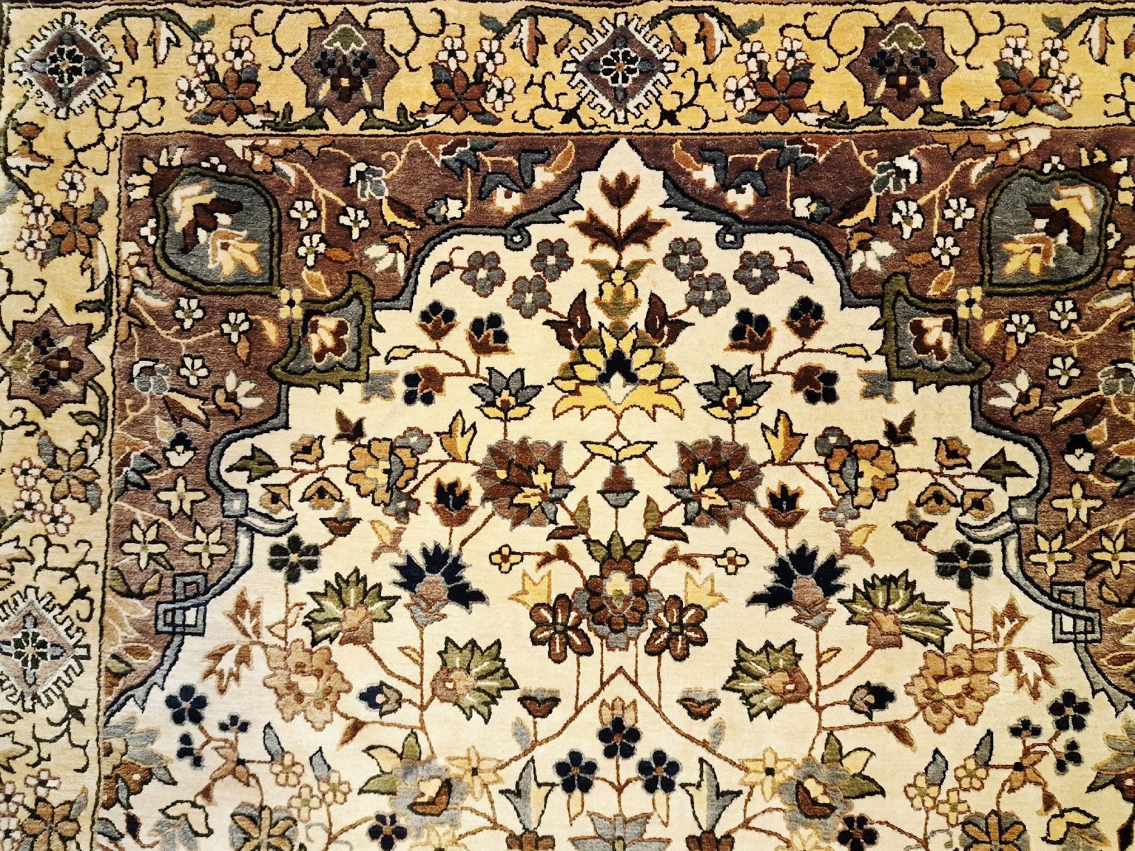 Tappeti: Sehr dekoratives Teppich – Usato da BERN venduto da Intarsia 4