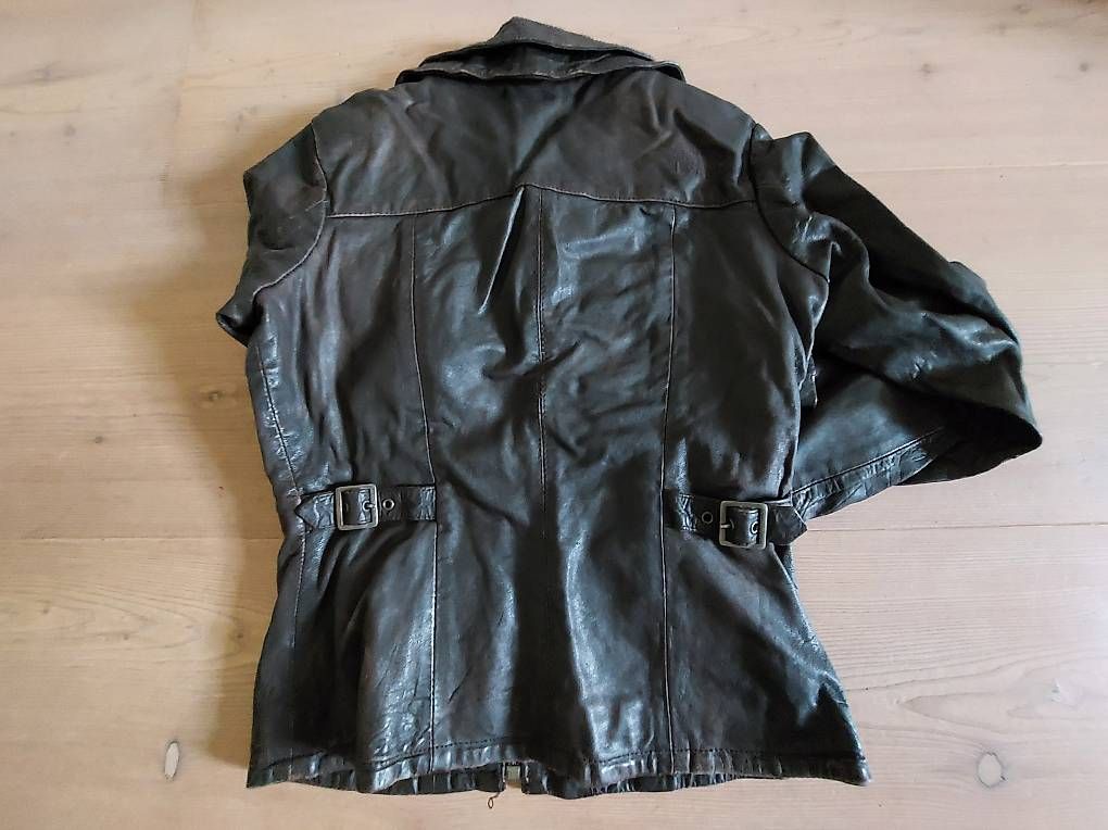Jacken: Superdry Lederjacke Grösse XS – Gebraucht aus Zofingen von Lottischilet 2