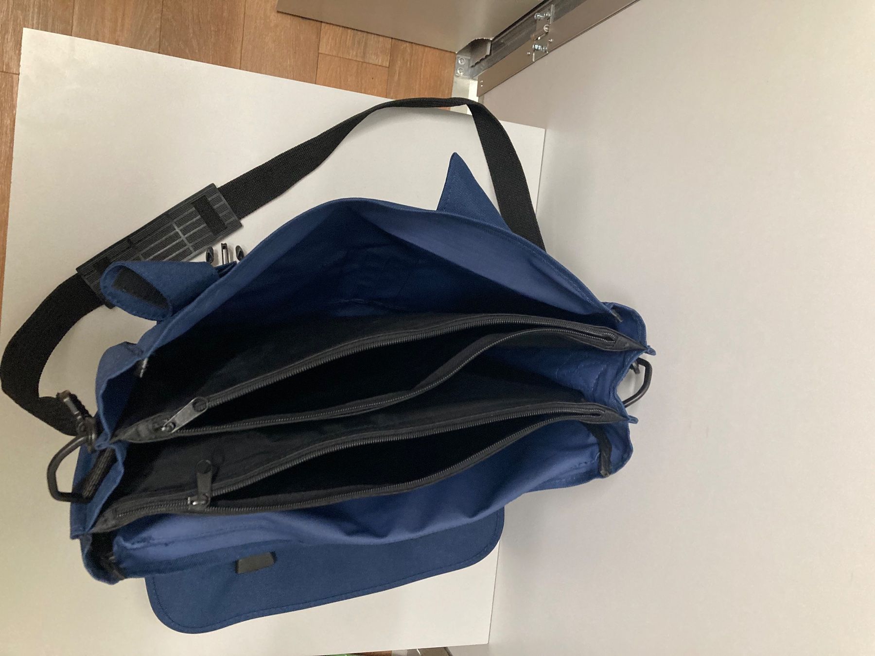 Borse: Umhängetasche, Laptop Schultertasche – Nuovo (secondo la descrizione) da Frauenfeld venduto da mat_8nwr 5