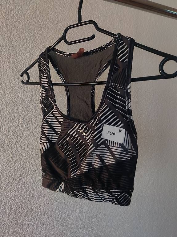 Sonstige Unterwäsche: Brassière de sport Puma taille M – Gebraucht aus Fribourg von cou_v62j