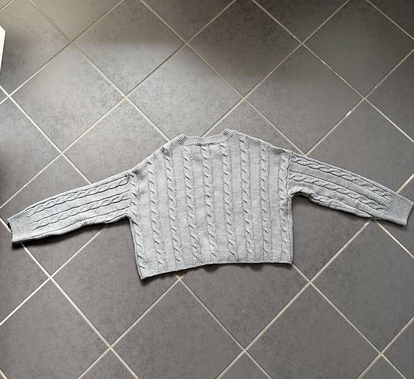Maglioni & Felpe: GRAUER STRICKPULLOVER – Usato da Affeltrangen venduto da janaleiin 1