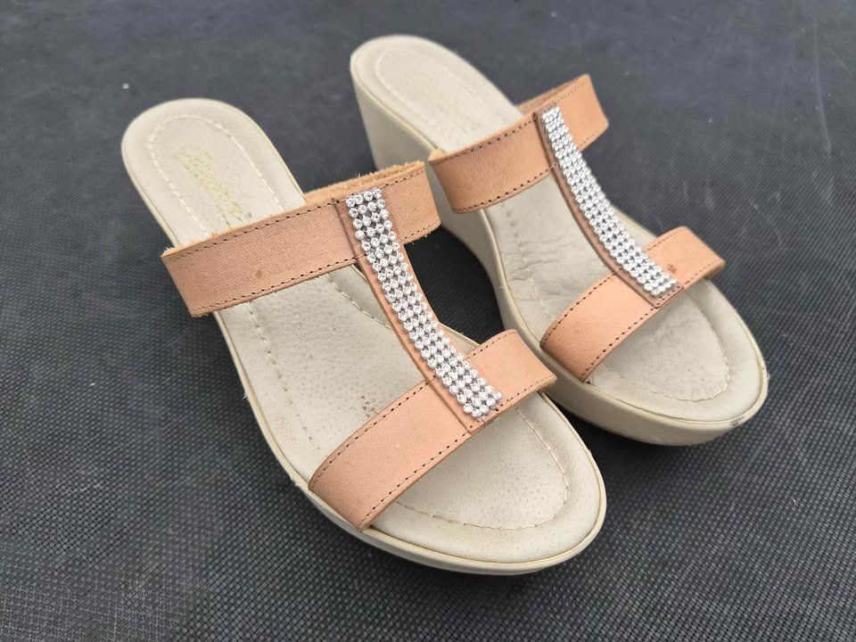 Damenschuhe: Mules compensées CUIR & strass CARINA, pointure 40 – Gebraucht aus Agiez von chouchanelle 2