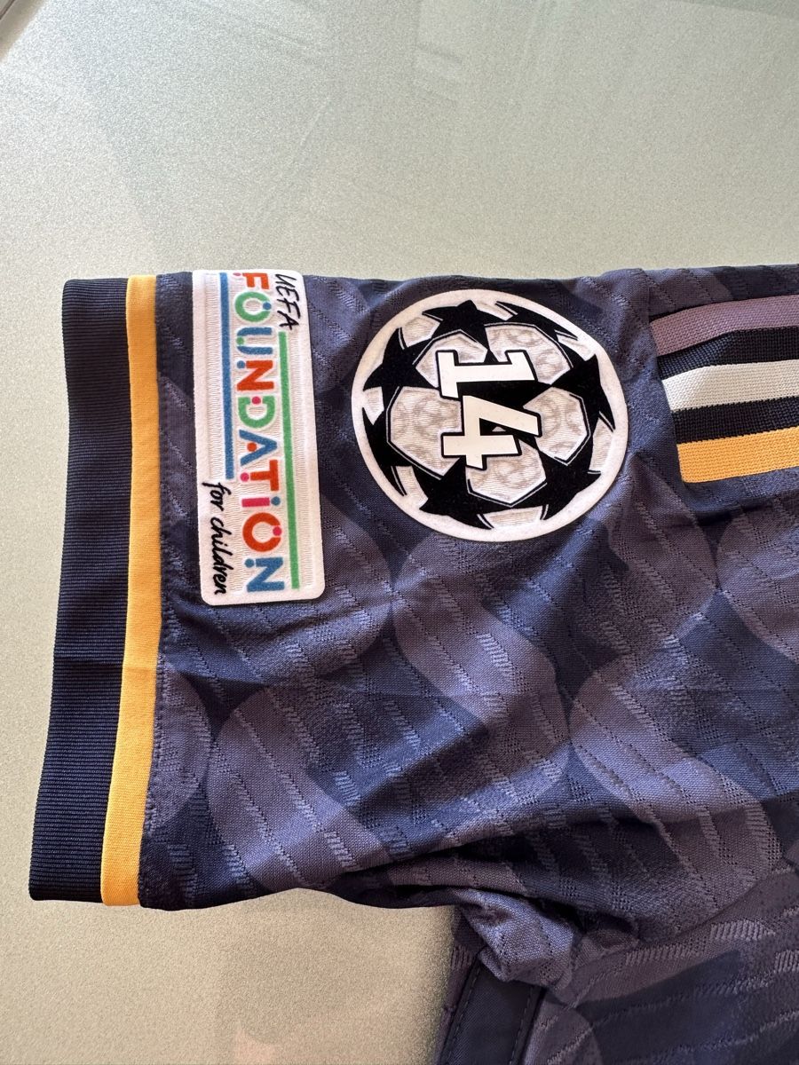 Adidas Canottiere & Pantaloni: Adidas Real Madrid 23/24 Away Authentic Size M – Nuovo e nell'imballaggio originale da Luzern venduto da Loris02 2