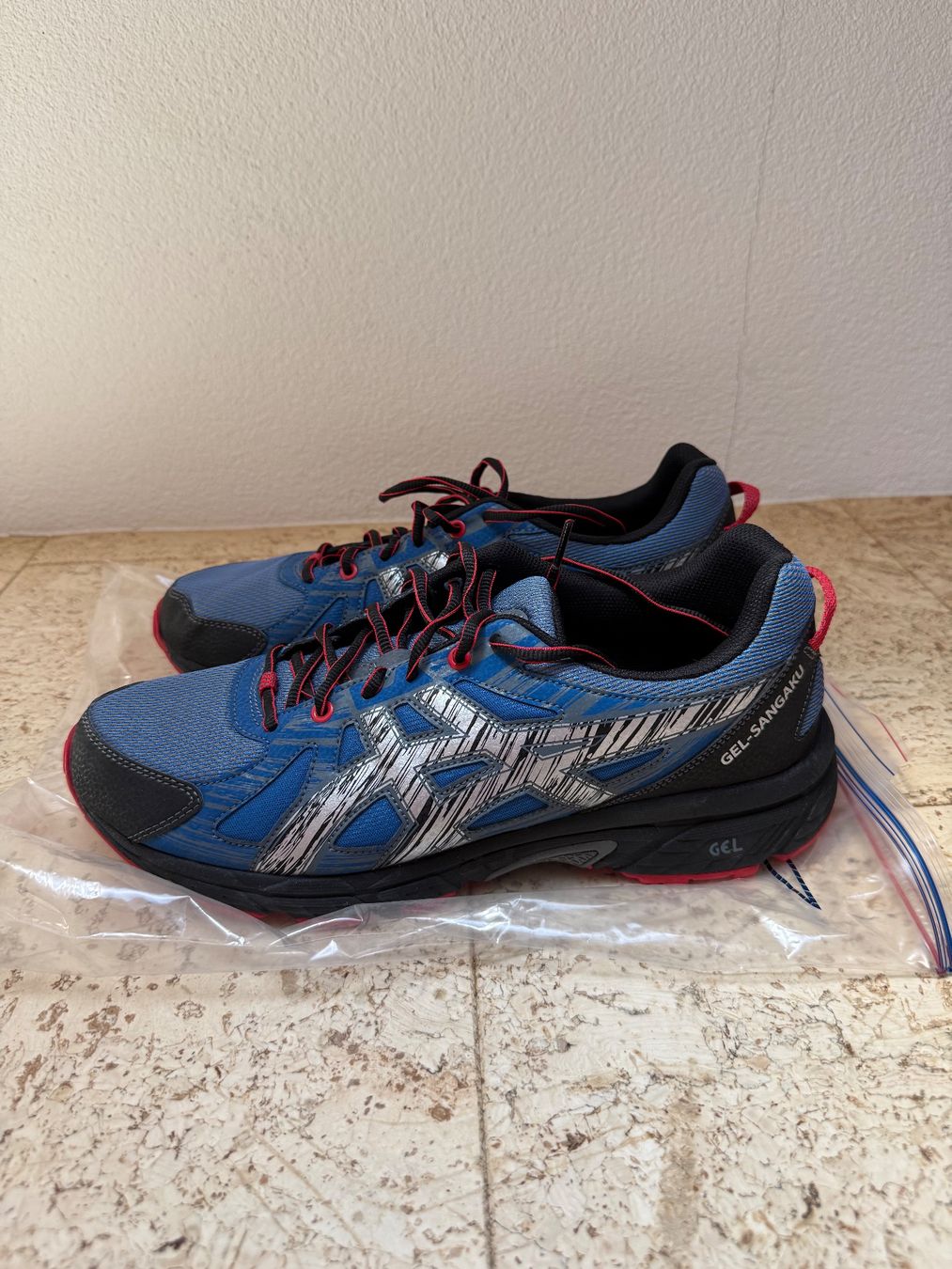 Asics Scarpe da uomo: Asics Gel-Sangaku – Usato da Worb venduto da le_castor