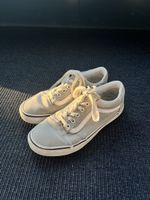 Graue Vans