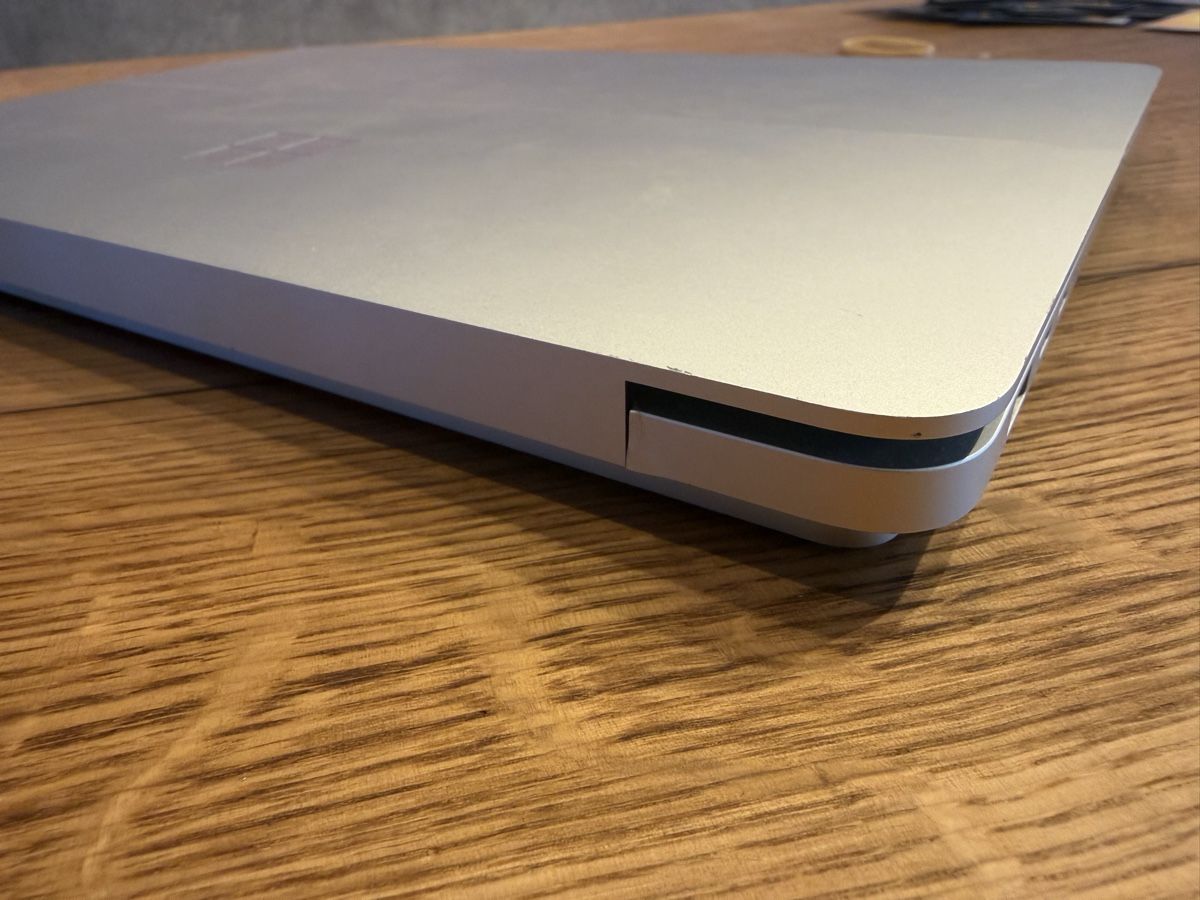 Microsoft Portables: Microsoft Surface (defektes Gehäuse) – Défectueux à Lommis par bettina.mueller 2
