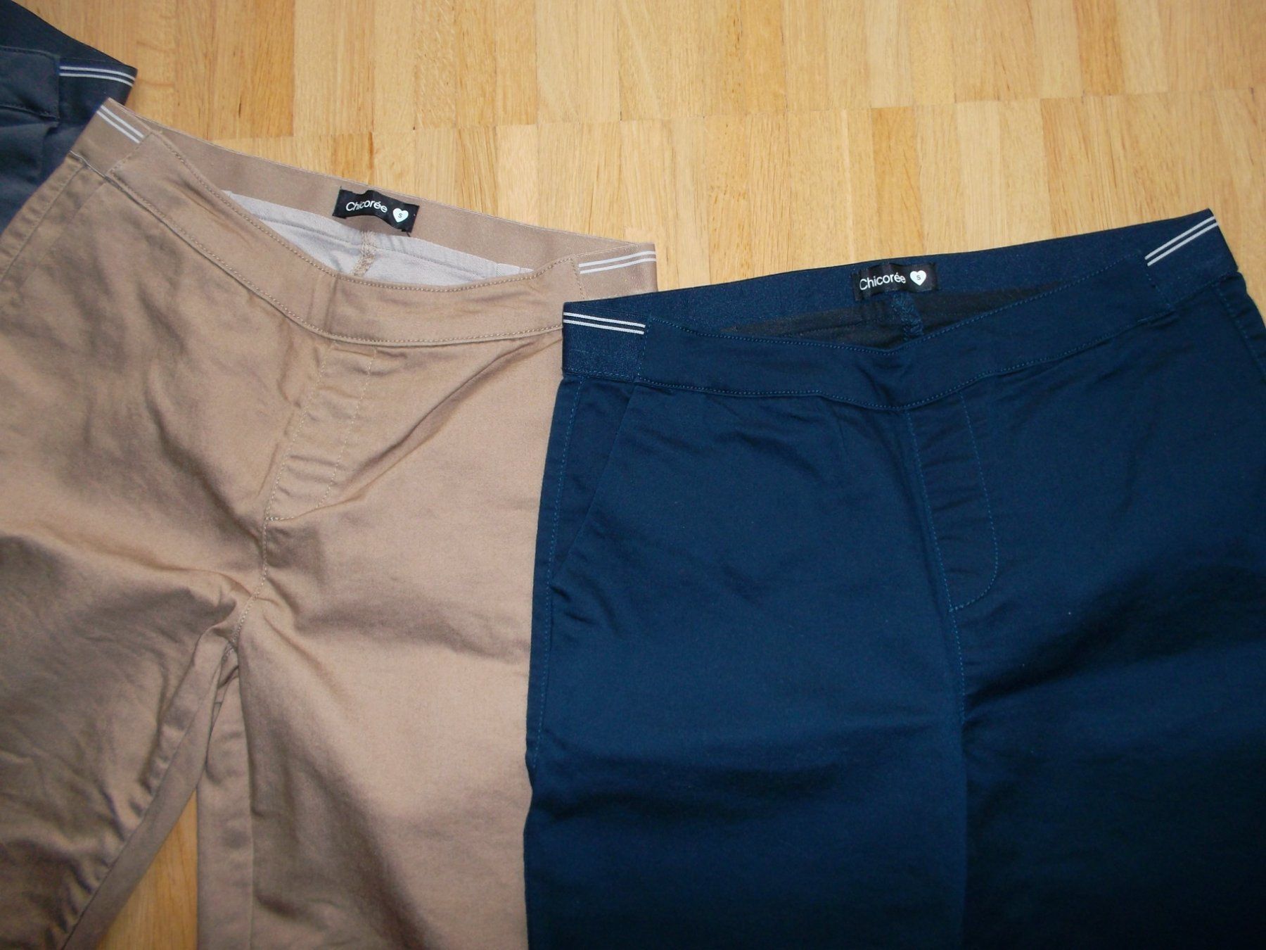 Pantaloni: 3 HOSEN GR. 36/S VON CHICOREE – Nuovo (secondo la descrizione) da Zofingen venduto da Felpa 4
