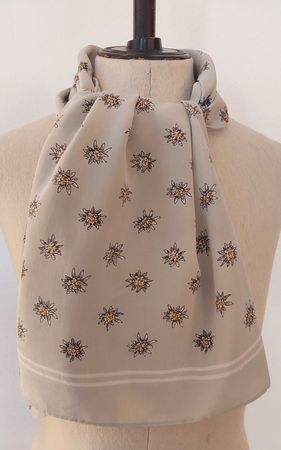 Seidenfoulard grau Motiv Edelweiß