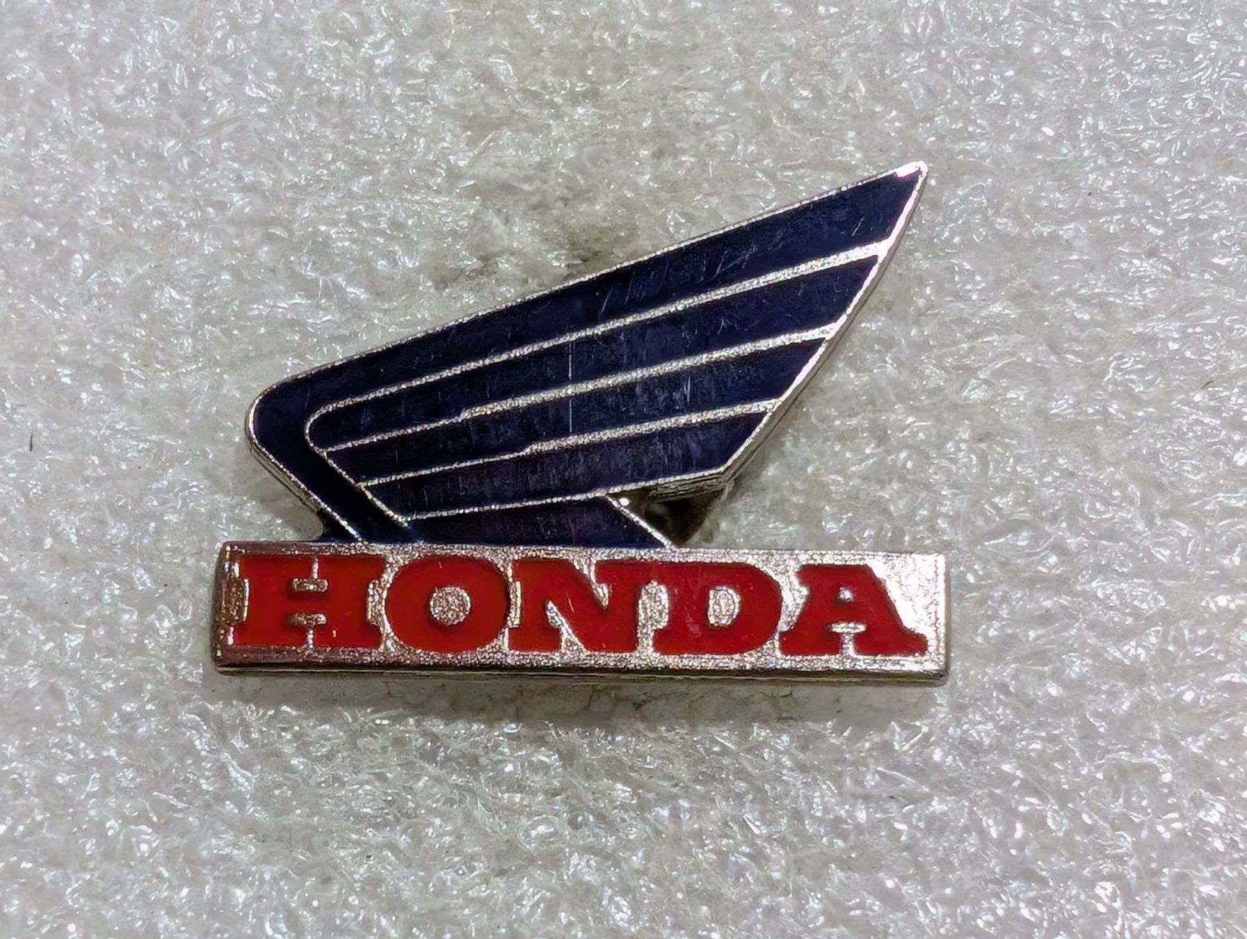 Placchette & Badge: Ansteckpin 214: Honda – Usato da Oppligen venduto da Pin-Fall-Shop