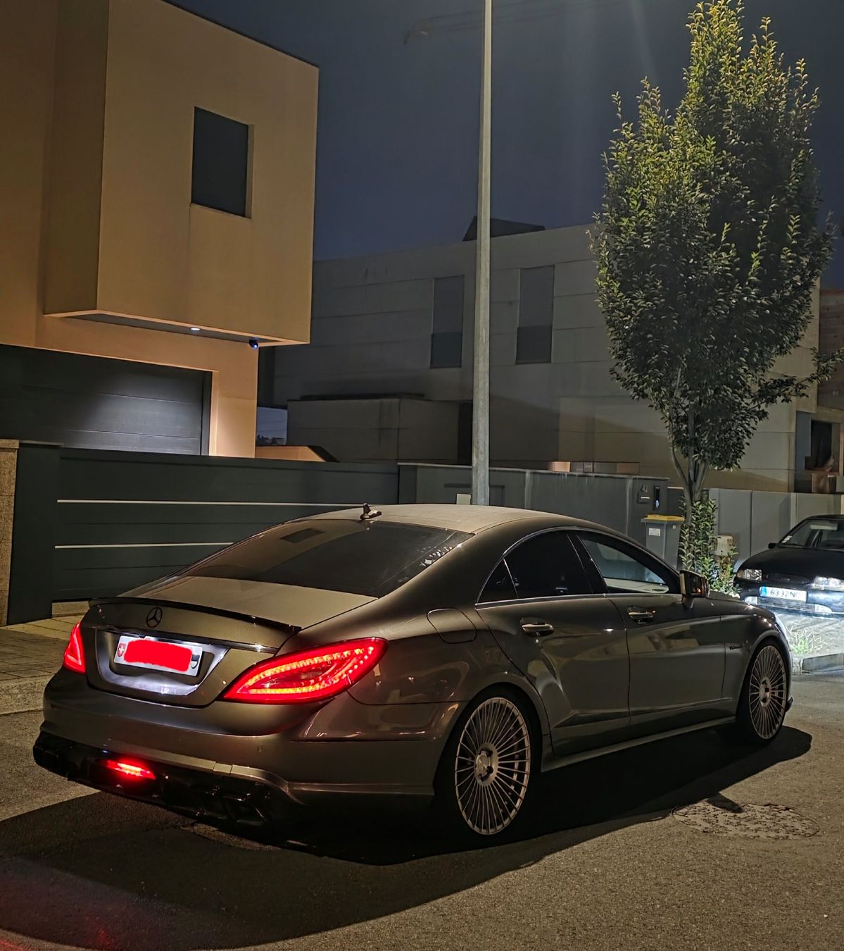 Mercedes-Benz Automobili: Mercedes CLS 500 – Usato da Kerzers venduto da Nunaocmm 2