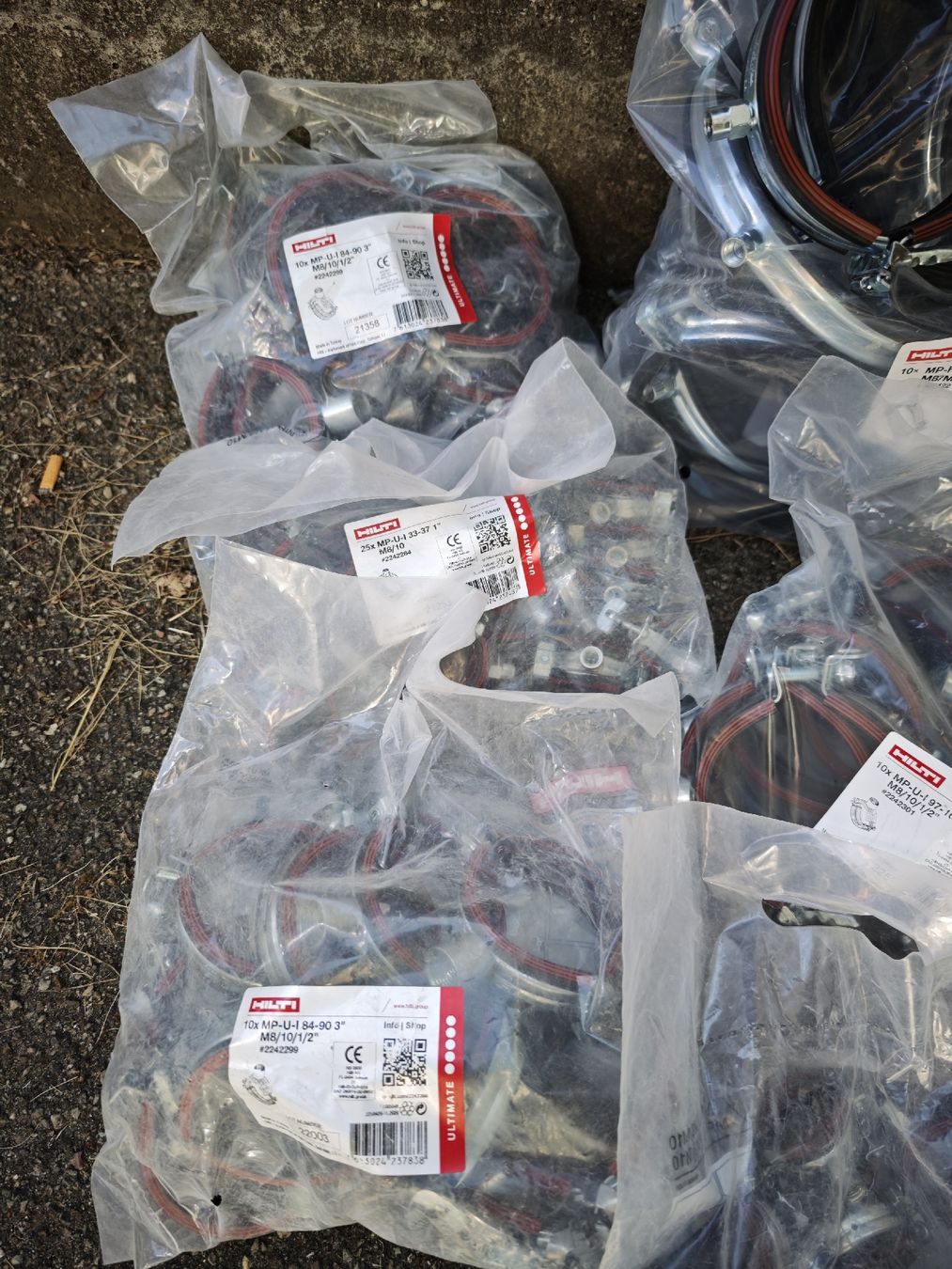Hilti Supporti a parete: HILTI Schellen- Befestigungsmaterial Restposten  – Nuovo e nell'imballaggio originale da Wauwil venduto da NEXUS10 1
