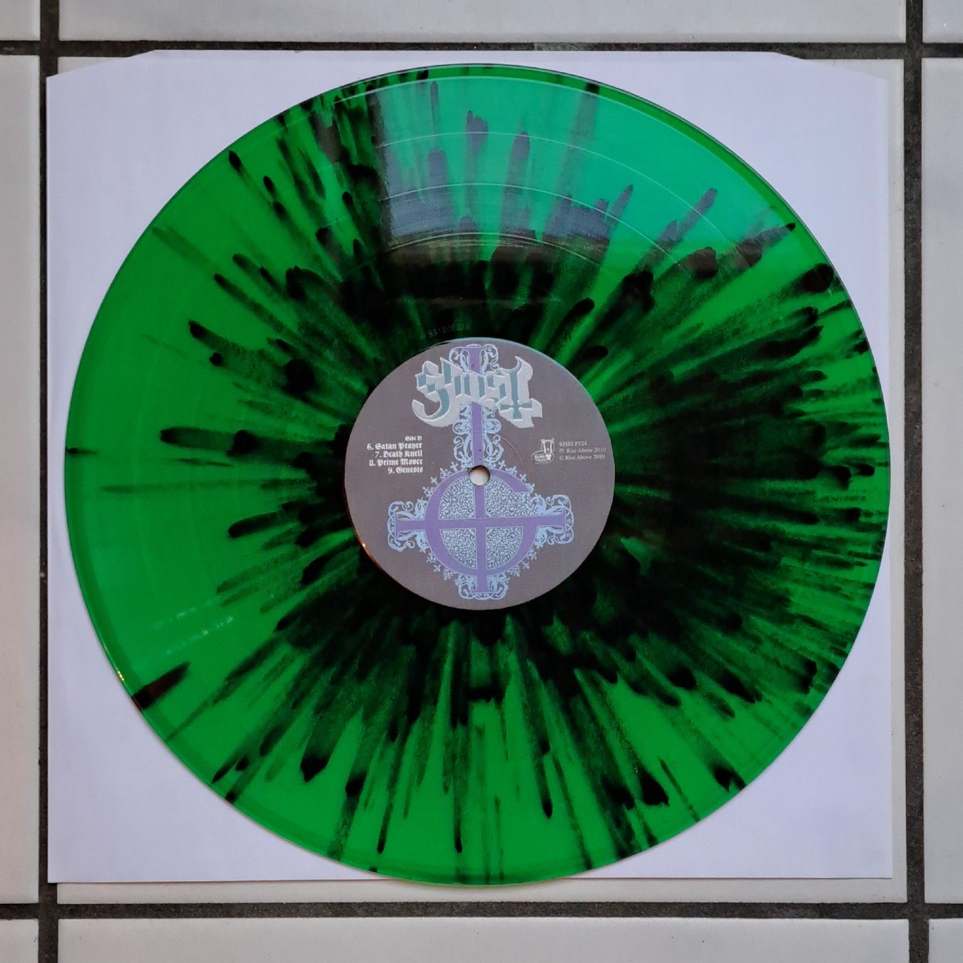 Dischi in vinile: Ghost - Opus Eponymous Original 2010 Slpatter Vinyl Green/Bl – Usato da Solothurn venduto da Temple_of_Triton 5