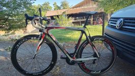 Carbon Rennvelo Pinarello FP3 mit hohen aero Felgen