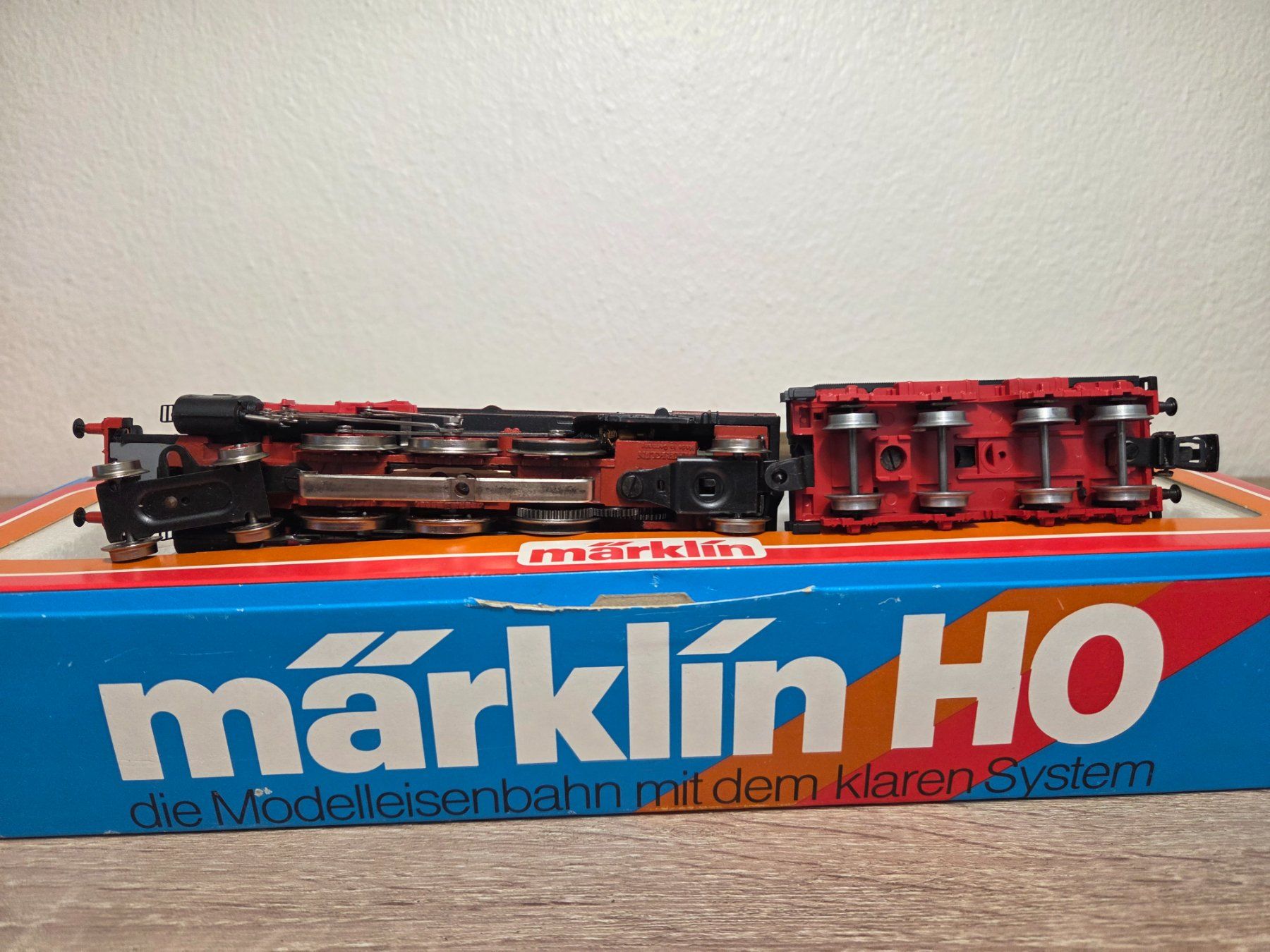Märklin Modellini di ferrovie: Märklin 3093 Dampflok BR 18 DB H0 – Usato da St-Aubin-Sauges venduto da Lo_Go 5