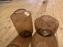 Zwei Glasvasen braun transparent neuwertig