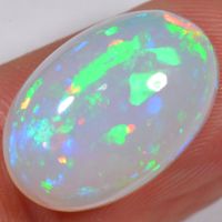 10.6 Karat - Ovaler Äthiopischer Welo Opal