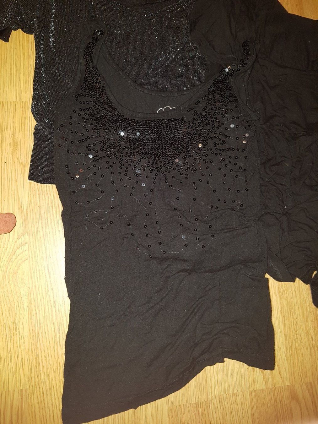 T-shirt: 3 schwarze Oberteile gr 38 R – Usato da Schwarzenburg venduto da Sunny0290 1