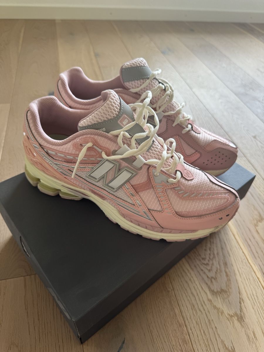 New Balance Scarpe da uomo: New Balance shoes – Usato da La Chaux-de-Fonds venduto da slishwardrobe