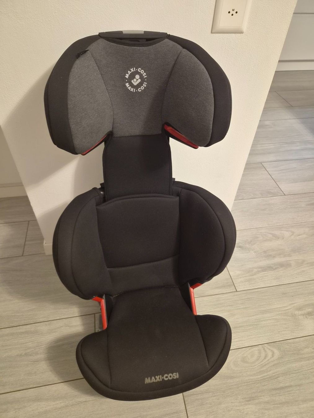 Maxi-Cosi Auto-Kindersitze: Maxi Cosi Rodifix – Gebraucht aus Boll von Tina123