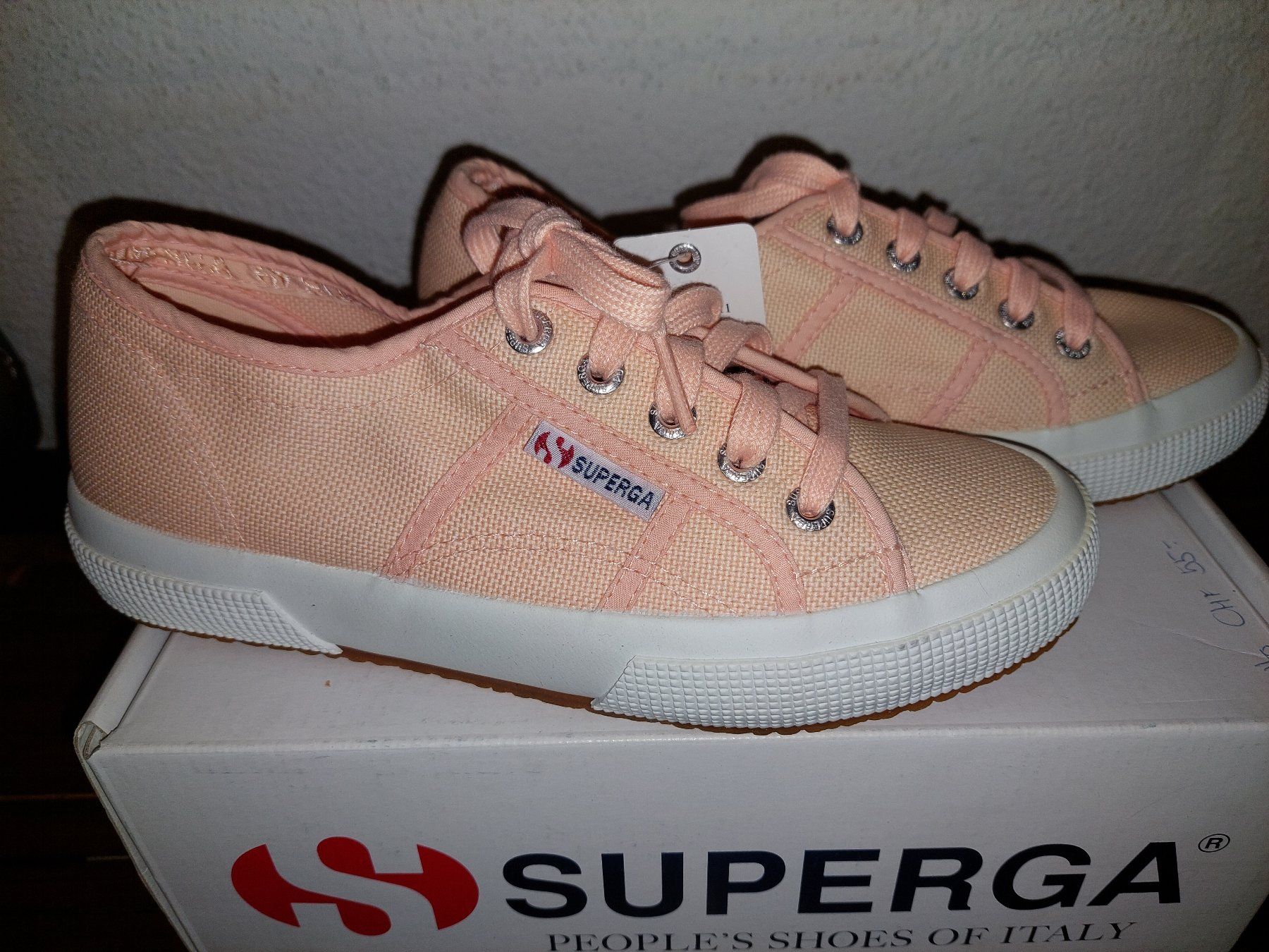 Superga Scarpe da donna: Superga . 2750 Cotu Classic pink peach 37 – Nuovo e nell'imballaggio originale da Besenbüren venduto da teluride89 1