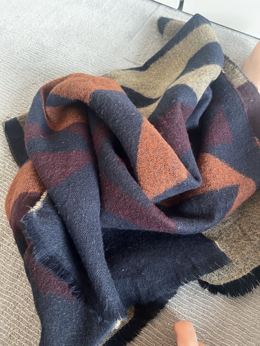 Foulard & Sciarpe: Warmer Herbst/Winter Schal – Usato da Bern venduto da fla_yj25 2