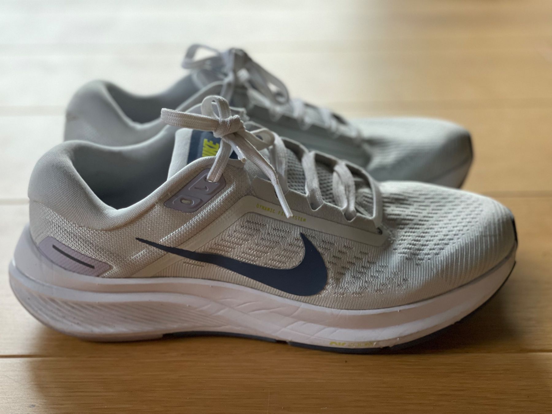 Nike Scarpe da donna: Laufschuhe Nike / chaussures de running Nike – Usato da Vico Morcote venduto da Muru