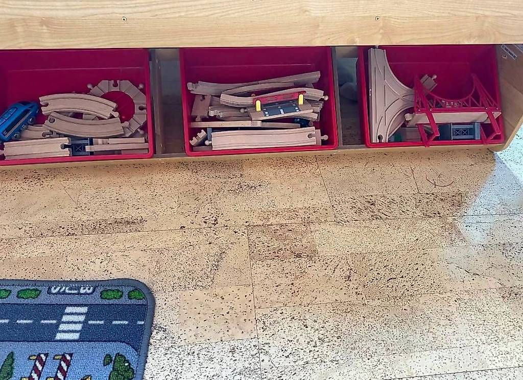Giocattoli: Kinder Zug Tisch – Usato da Morschach venduto da tamara5803 2