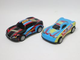 2 Blechauto mit Rückzugantrieb