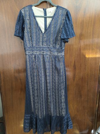 Spitzenkleid dunkelblau, Marke Apricot, Gr. 14 / L